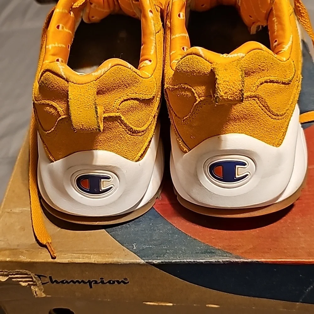 Champion shoes - Picture 2 of 9